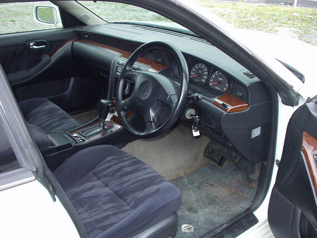 1997 Nissan Laurel Photos