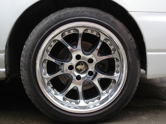 Nissan Laurel