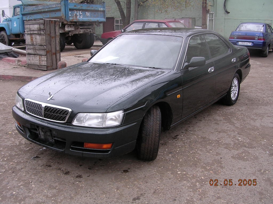 1998 Nissan Laurel Photos