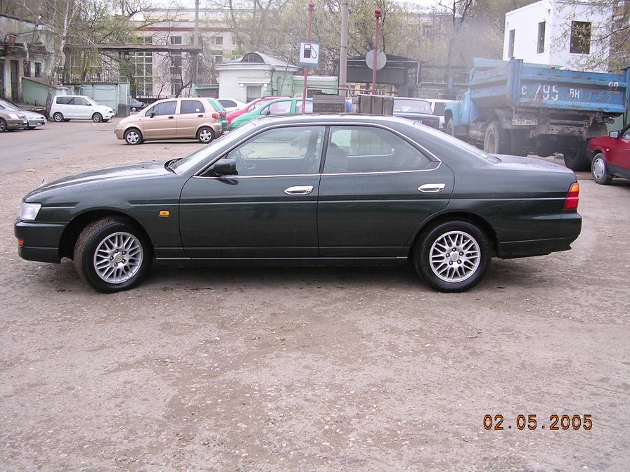 1998 Nissan Laurel Pictures