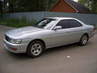 1998 Nissan Laurel Images