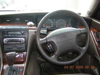 1998 Nissan Laurel Images