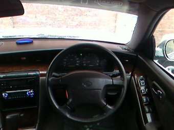 1998 Nissan Laurel Pictures