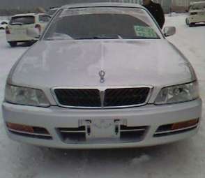 1998 Nissan Laurel Pictures