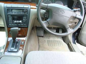 1998 Nissan Laurel Pictures