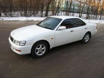 1998 Nissan Laurel Pictures