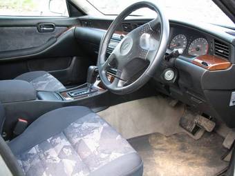 1999 Nissan Laurel Pictures