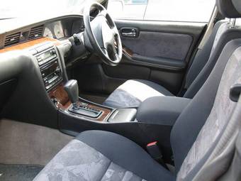1999 Nissan Laurel Photos