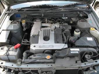 1999 Nissan Laurel Pictures