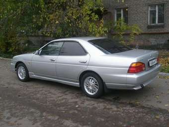 1999 Nissan Laurel Photos