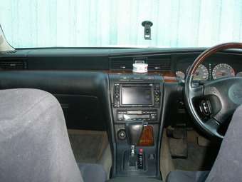 1999 Nissan Laurel Pictures