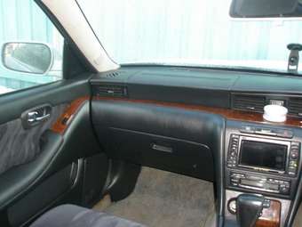 1999 Nissan Laurel Pictures