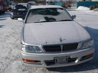 1999 Nissan Laurel Pictures