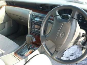 1999 Nissan Laurel Photos