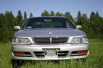1999 Nissan Laurel Pictures