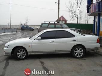 1999 Nissan Laurel Pictures