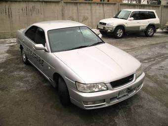 1999 Nissan Laurel Pictures