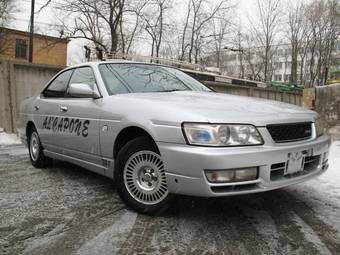 1999 Nissan Laurel Photos