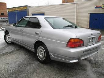 1999 Nissan Laurel Photos