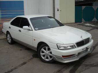 1999 Nissan Laurel Pictures