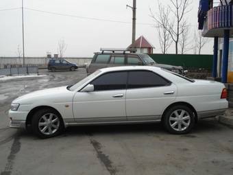 1999 Nissan Laurel Photos