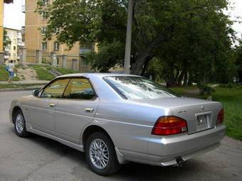 1999 Nissan Laurel Pictures