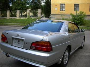 1999 Nissan Laurel Photos