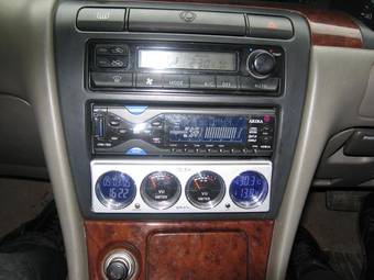 1999 Nissan Laurel Pictures