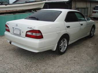 1999 Nissan Laurel Photos