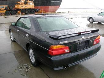 1999 Nissan Laurel Pics