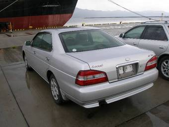 1999 Nissan Laurel Pics