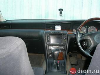 1999 Nissan Laurel Photos