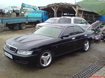 1999 Nissan Laurel Photos