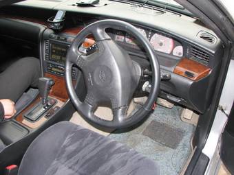 1999 Nissan Laurel Photos