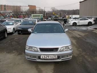 1999 Nissan Laurel Pictures