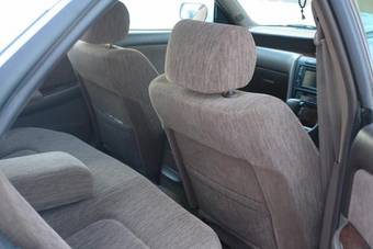 1999 Nissan Laurel Photos