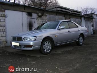 1999 Nissan Laurel Photos