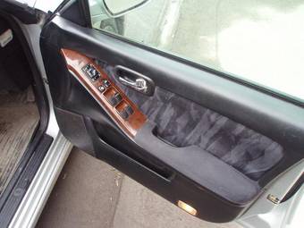 1999 Nissan Laurel Pictures