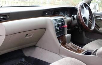 1999 Nissan Laurel Photos