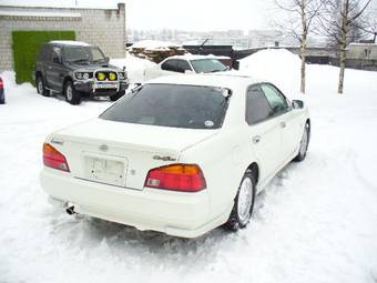 1999 Nissan Laurel Photos