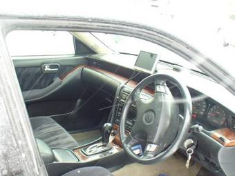 1999 Nissan Laurel Pictures