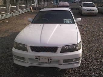 1999 Nissan Laurel Photos