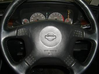 1999 Nissan Laurel Pictures