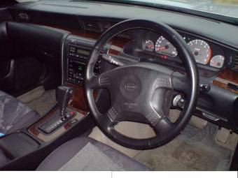 1999 Nissan Laurel Pictures