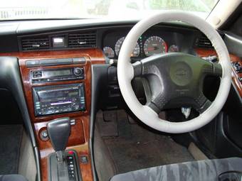 1999 Nissan Laurel Photos