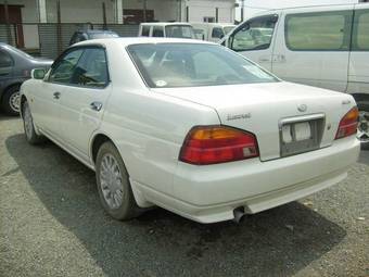 1999 Nissan Laurel Pictures
