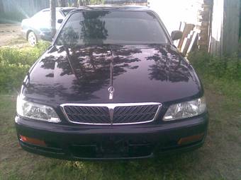 1999 Nissan Laurel Photos