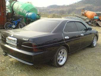 1999 Nissan Laurel Pictures