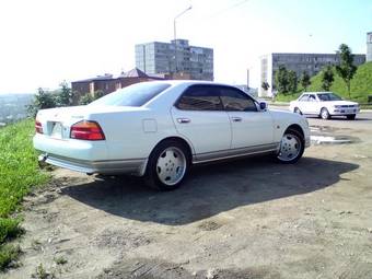 1999 Nissan Laurel Pictures