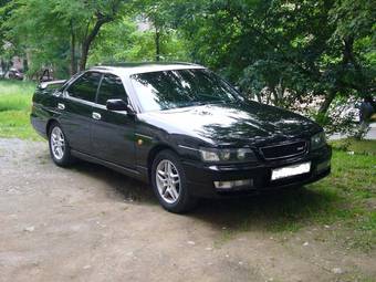 1999 Nissan Laurel Pictures